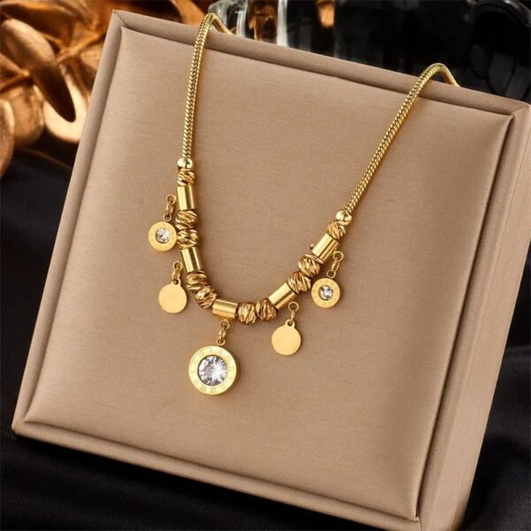 Gold roman inlaid white diamond necklaces